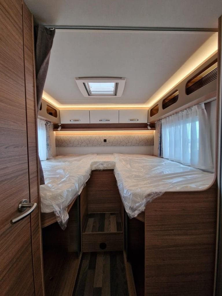 Foto 8 AUTOCARAVANA 700ME 2/4 PLAZAS