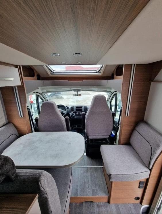 Foto 5 AUTOCARAVANA PERFILADA CAMA ISLA KNAUS LIVE WAVE 650 MX