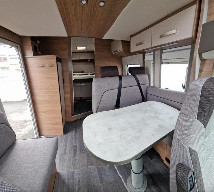 Foto 6 AUTOCARAVANA PERFILADA CAMA ISLA KNAUS LIVE WAVE 650 MX