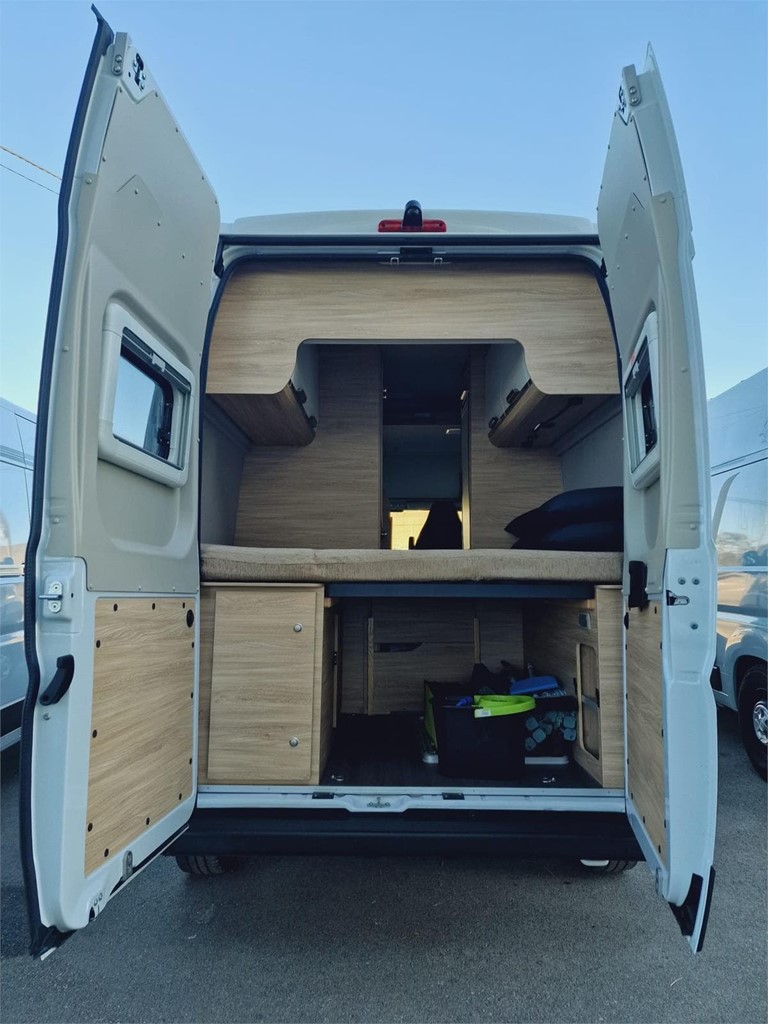 Foto 4 CAMPER 4/2 PLAZAS - KNAUS SOLUTION