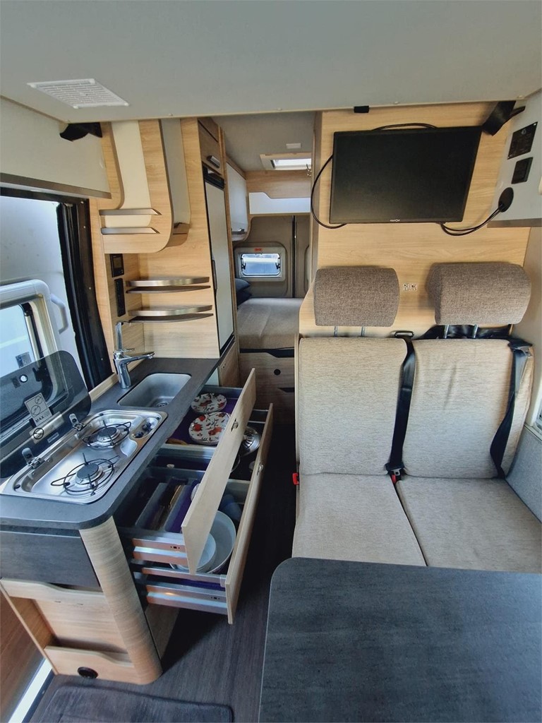 Foto 5 CAMPER 4/2 PLAZAS - KNAUS SOLUTION