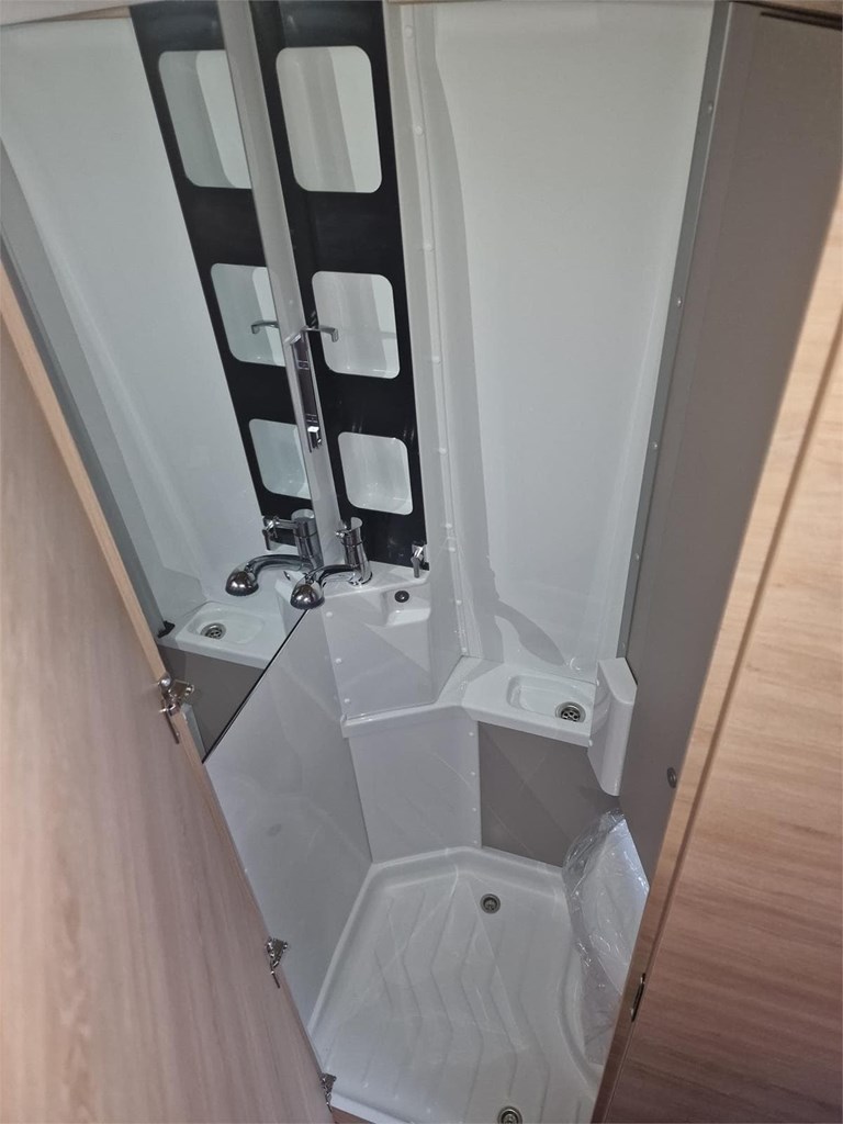 Foto 7 CAMPER KNAUS BOXDRIVE 600 XL 4X4 [VENDIDA]