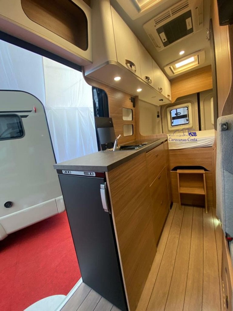 Foto 3 CAMPER WEINSBERG CARABUS 540 MQ - MODELOS 2023