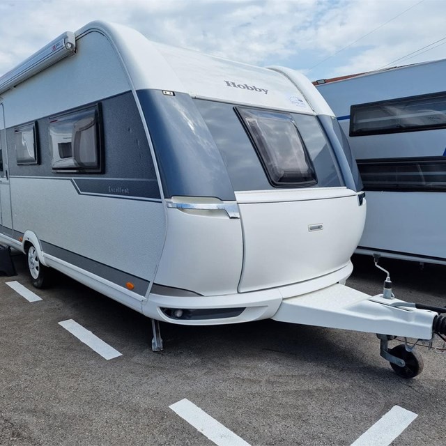 CARAVANA HOBBY CAMA ISLA CON AIRE ACONDICIONADO [vendida]