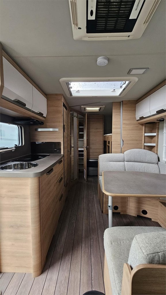 Foto 3 CARAVANA KNAUS SÜDWIND 580QS 60 ANIVERSARIO [VENDIDA]