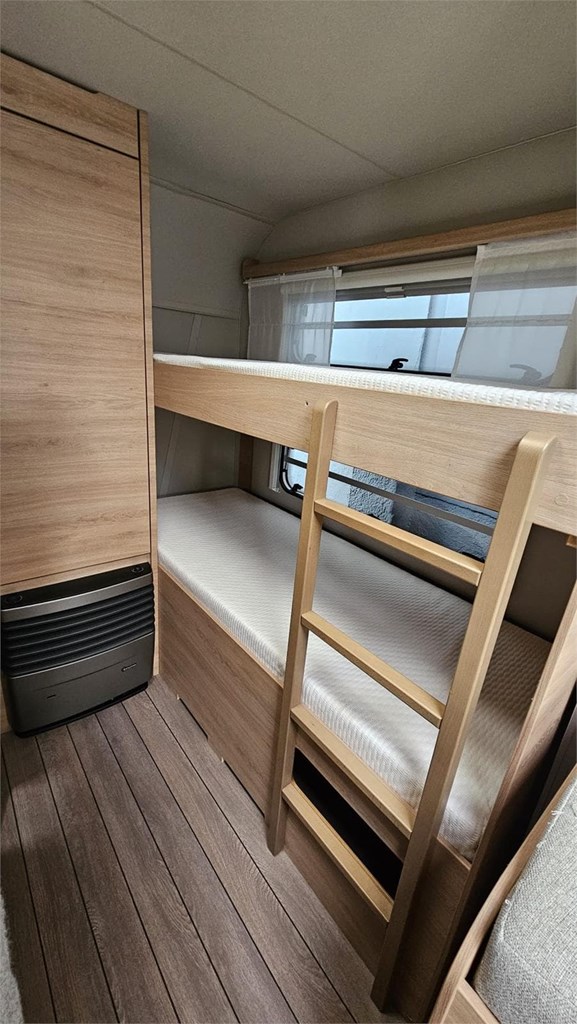 Foto 6 CARAVANA KNAUS SÜDWIND 580QS 60 ANIVERSARIO [VENDIDA]