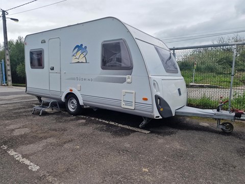 Caravana KNAUS SUDWIND CON MOVER [vendida]