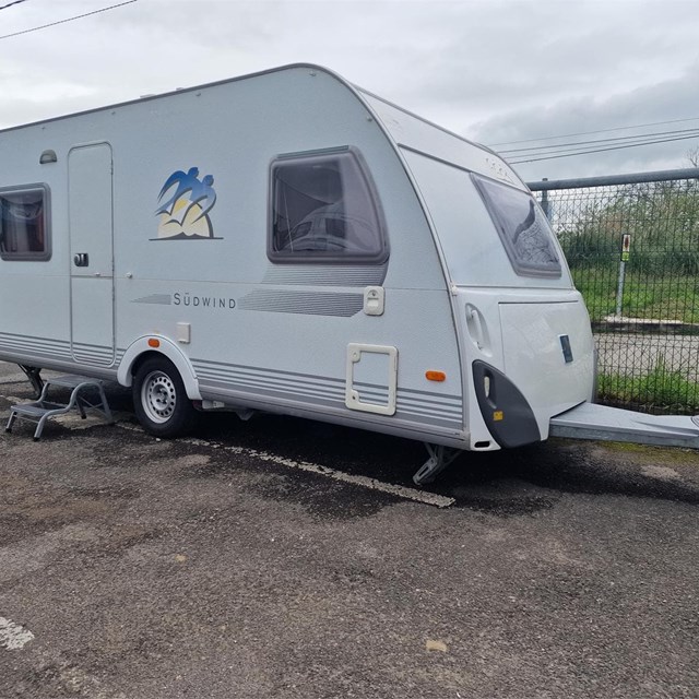 Caravana KNAUS SUDWIND CON MOVER [vendida]