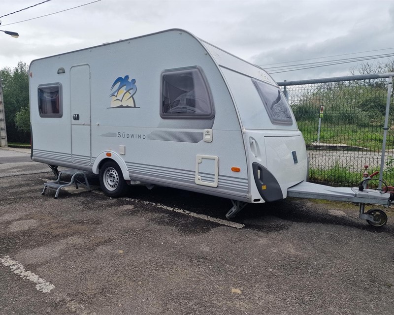 Caravana KNAUS SUDWIND CON MOVER