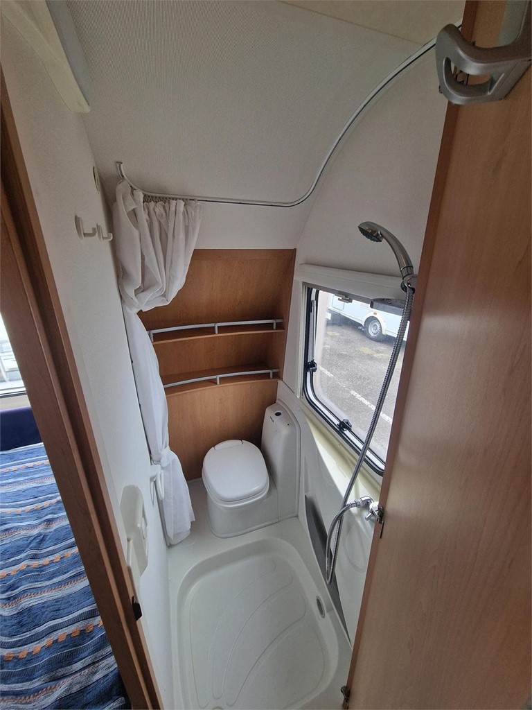 Foto 7 Caravana KNAUS SUDWIND CON MOVER