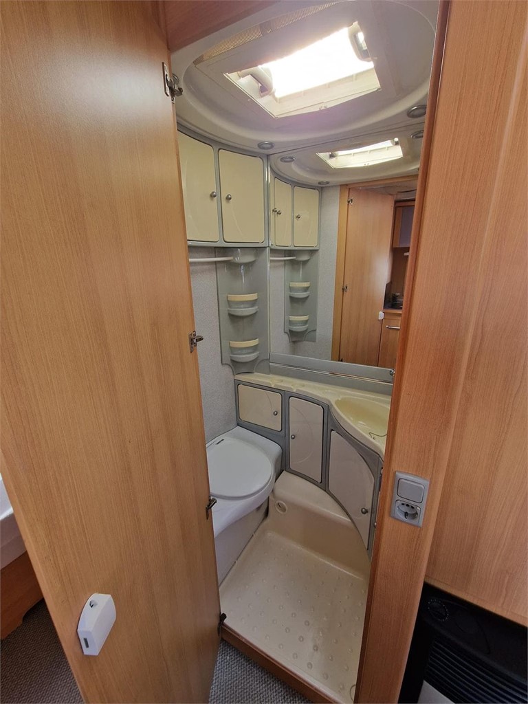 Foto 4 CARAVANA TEC - CAMA ISLA CON AIRE ACONDICIONADO 