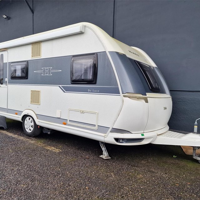 HOBBY 490 CON AIRE ACONDICONADO Y MOVER