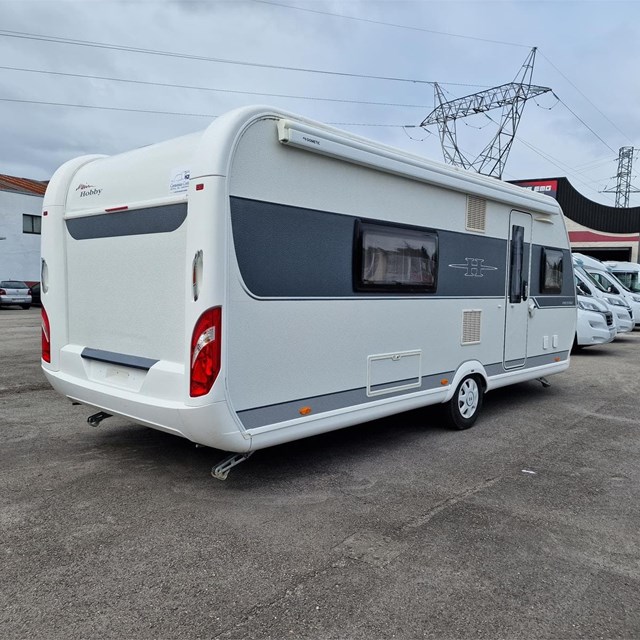 HOBBY PRESTIGE CON MOVER - AIRE ACONDICIONADO - FINANCIACION [VENDIDA]