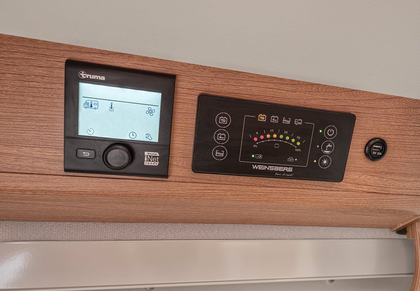 Weinsberg CaraBus - Con el mando CP Plus podrá controlar la climatización interior y el agua caliente.
