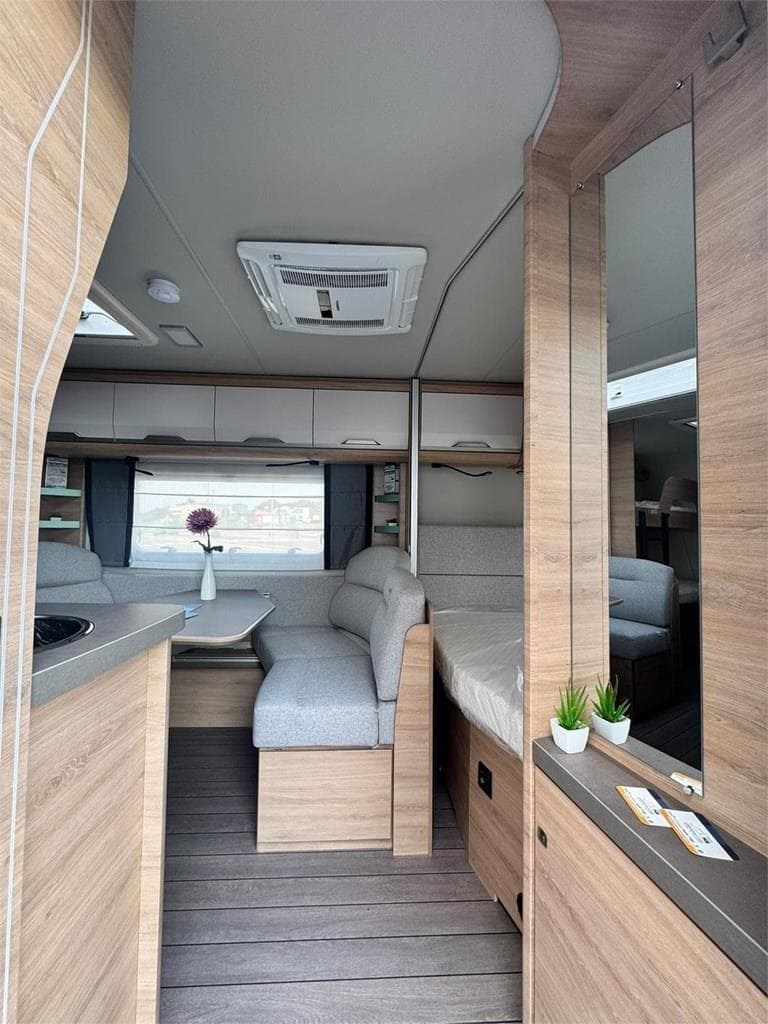 Foto 12 KNAUS SUDWIND 580 QS BLACK SELECTION EN LUGO