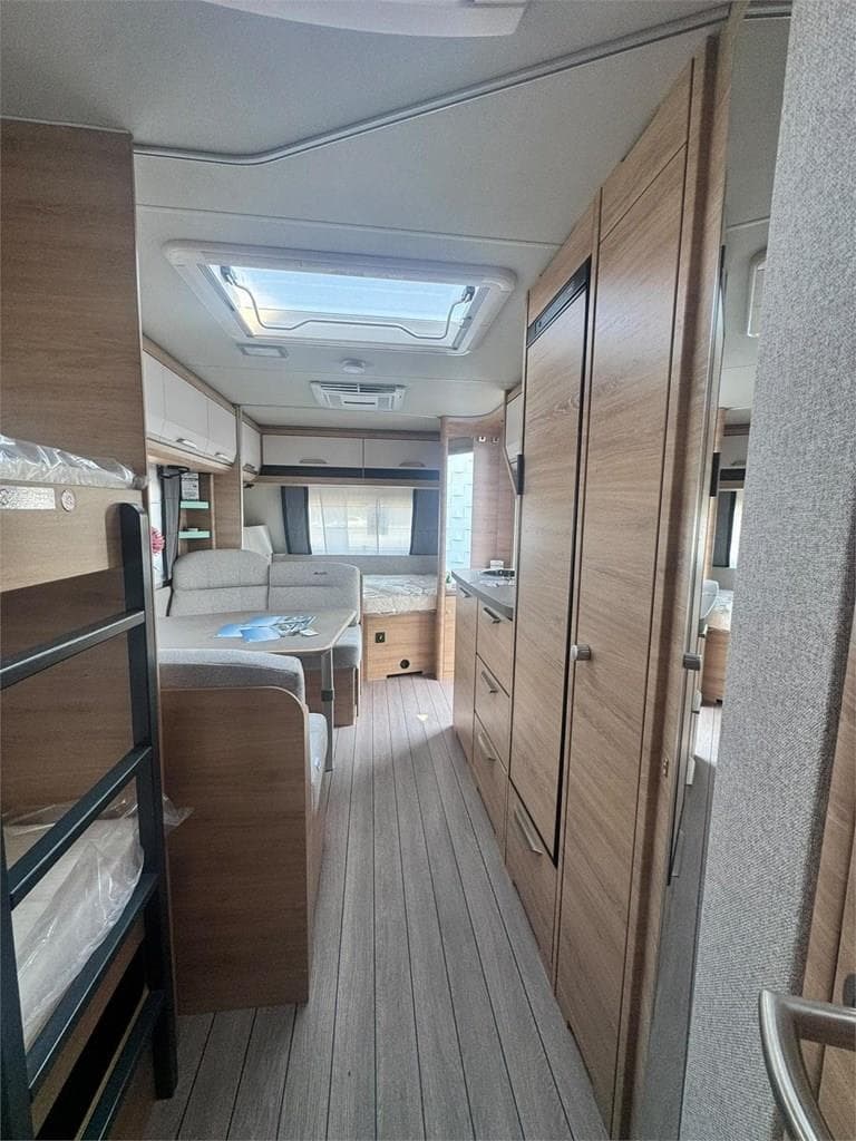 Foto 17 KNAUS SUDWIND 580 QS BLACK SELECTION EN LUGO