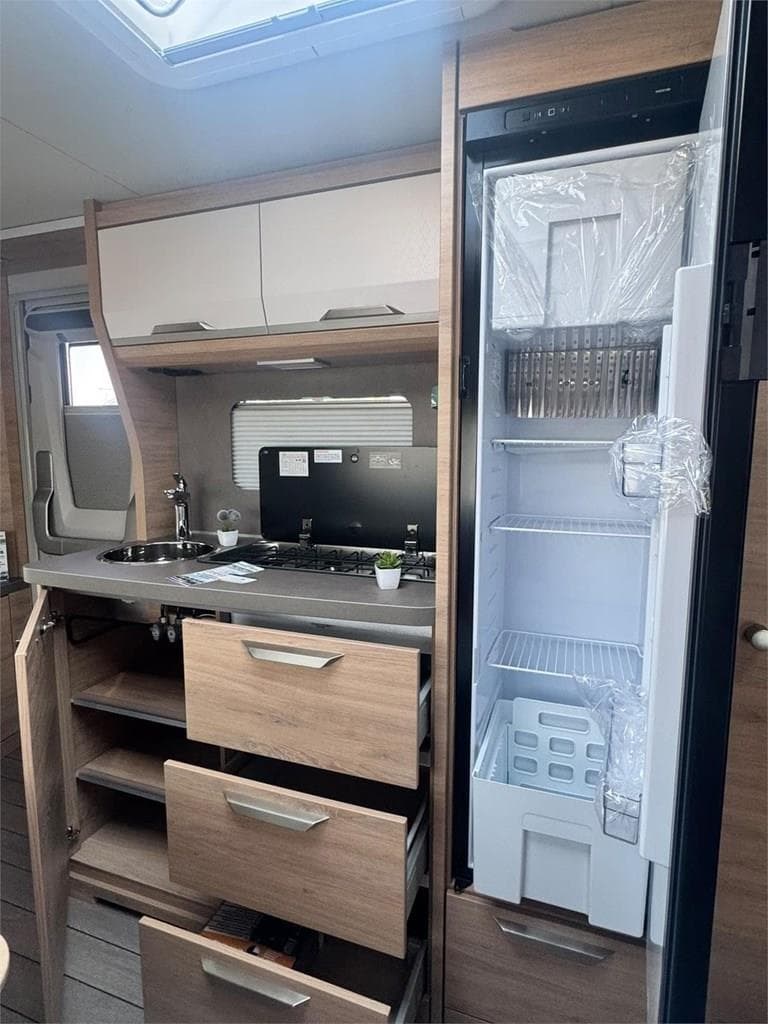 Foto 24 KNAUS SUDWIND 580 QS BLACK SELECTION EN LUGO