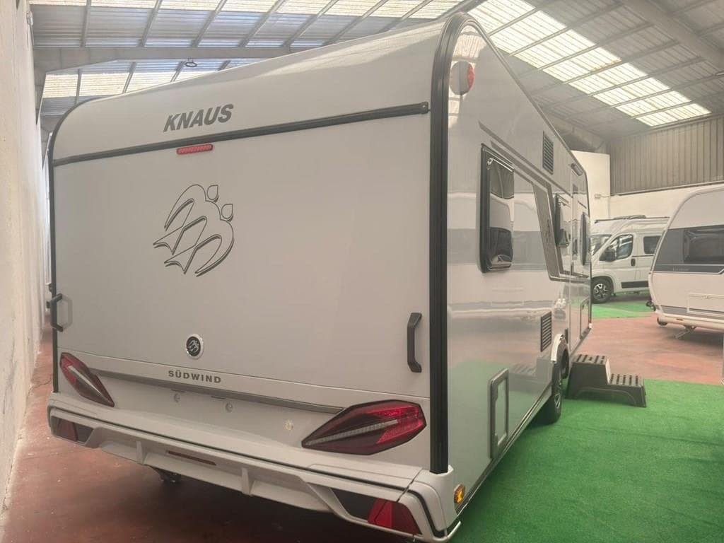 Foto 33 KNAUS SUDWIND 580 QS BLACK SELECTION EN LUGO