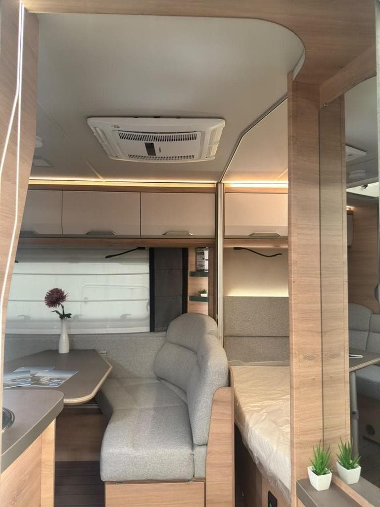 Foto 4 KNAUS SUDWIND 580 QS BLACK SELECTION EN LUGO