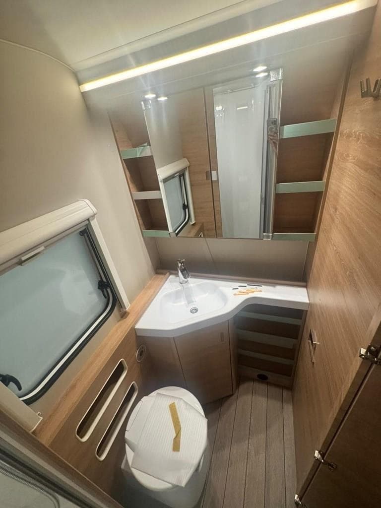 Foto 7 KNAUS SUDWIND 580 QS BLACK SELECTION EN LUGO