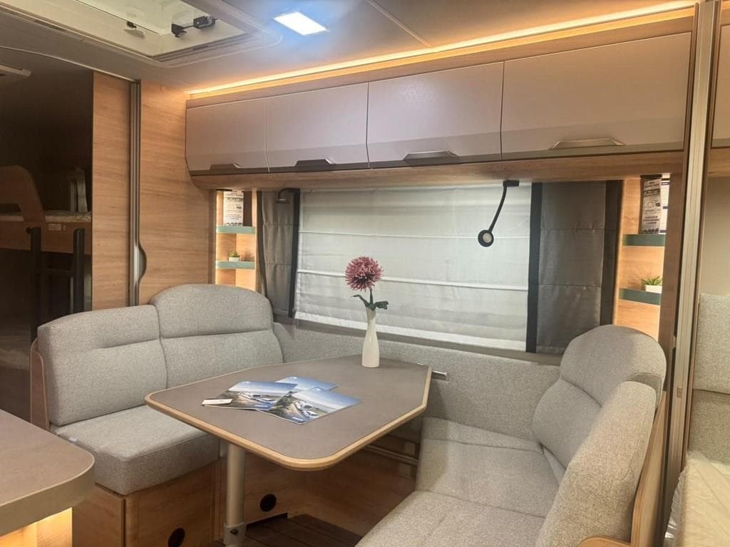 Foto 9 KNAUS SUDWIND 580 QS BLACK SELECTION EN LUGO