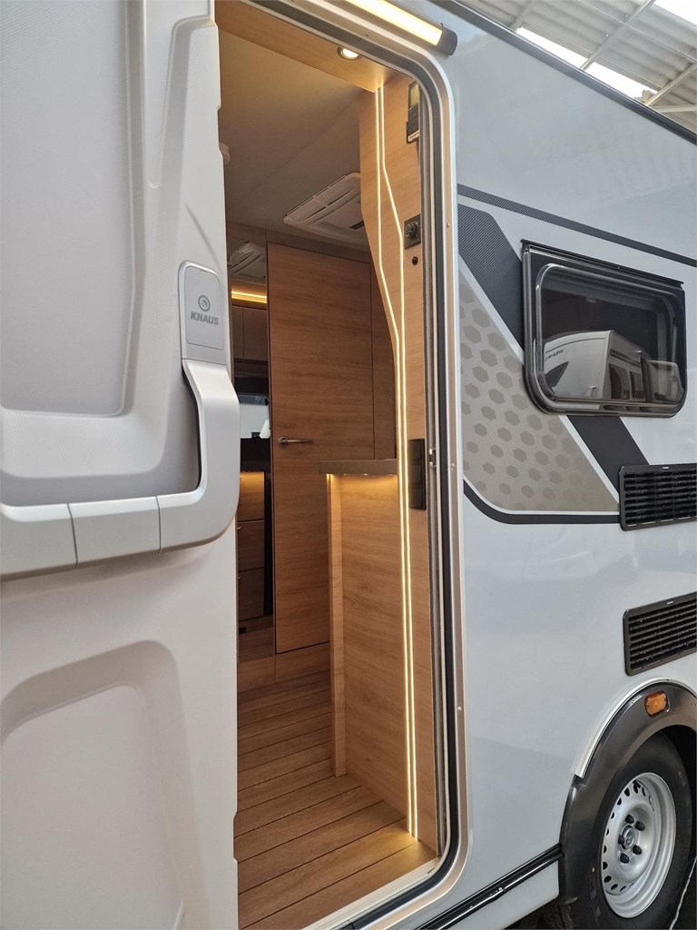 Foto 8 Knaus sudwind 