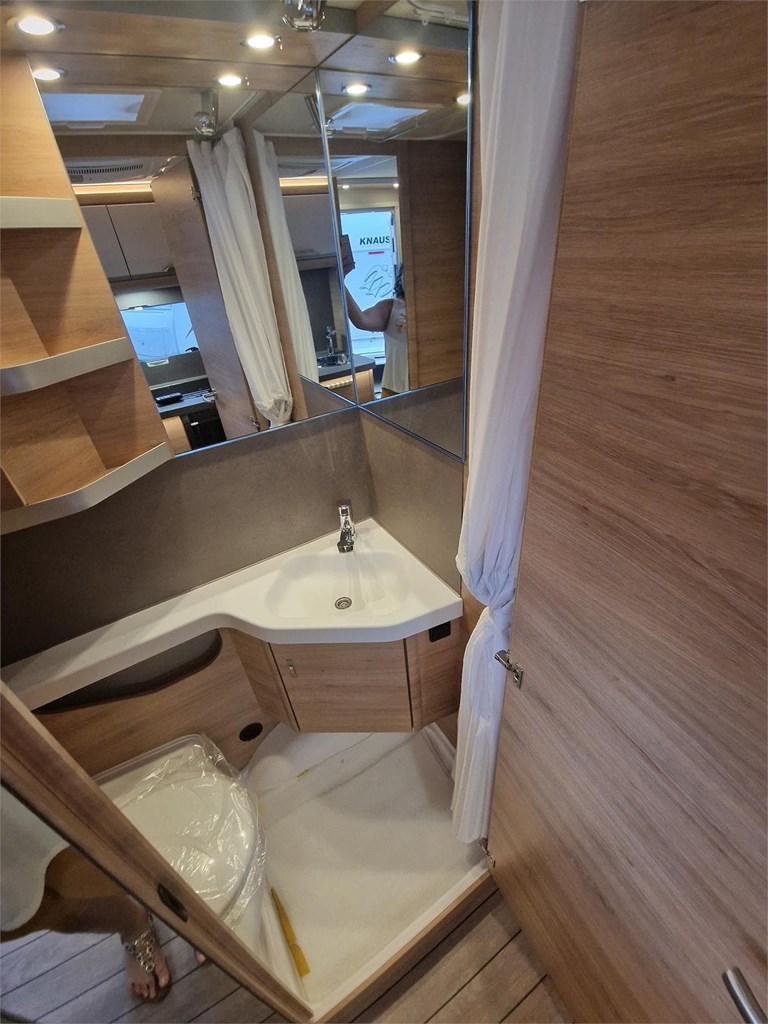 Foto 9 Knaus sudwind 