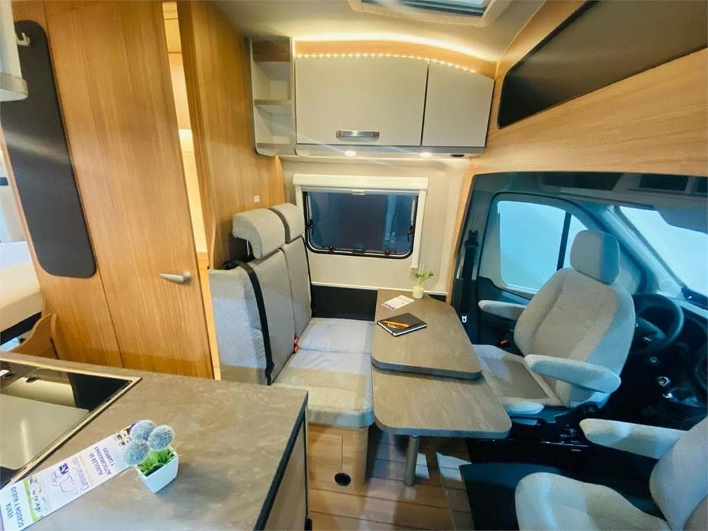 Foto 2 NOVEDAD CAMPER KM 0   WEINSBERG CARABUS 600 MQ FORD EN LUGO