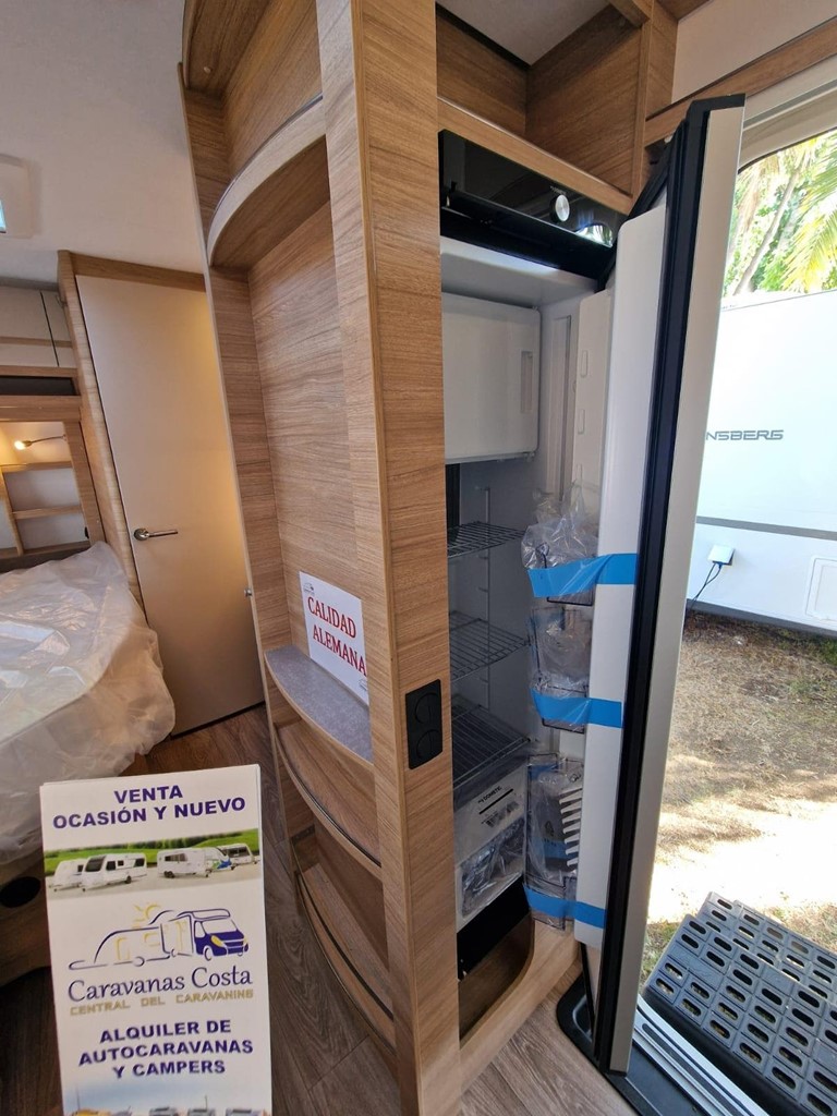 Foto 4 NUEVA FENDT CARAVAN BIANCO 390 FHS - FINANCIACION A TU MEDIDA