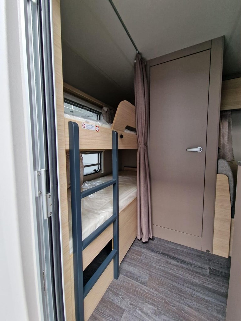 Foto 3 NUEVA WEINSBERG CARACITO 470 QDK - AIRE ACONDICIONADO DOMETIC [reservada]