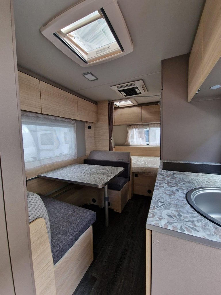 Foto 4 NUEVA WEINSBERG CARACITO 470 QDK - AIRE ACONDICIONADO DOMETIC [reservada]