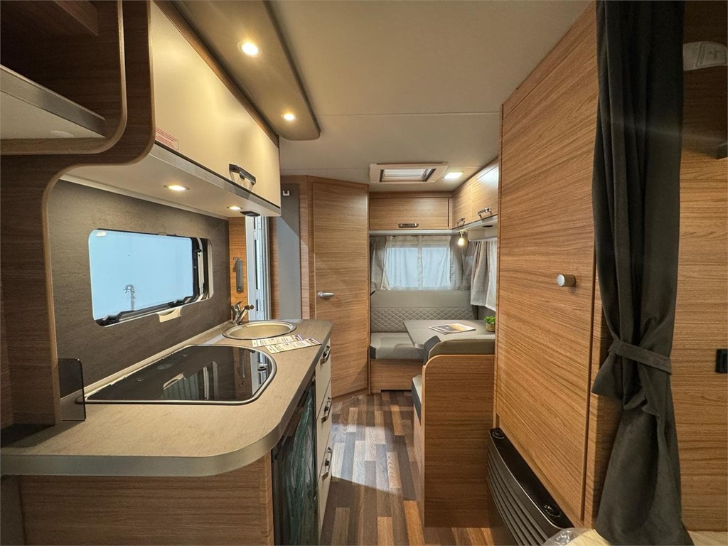 Foto 7 NUEVA WEINSBERG CARAONE 390 QD EDICION HOT - FINANCIACION- CARAVANA EN LUGO [RESERVADA]