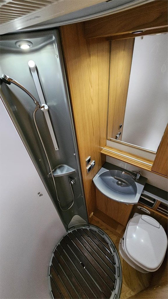 Foto 8 OCASION BÜRSTNER T 675