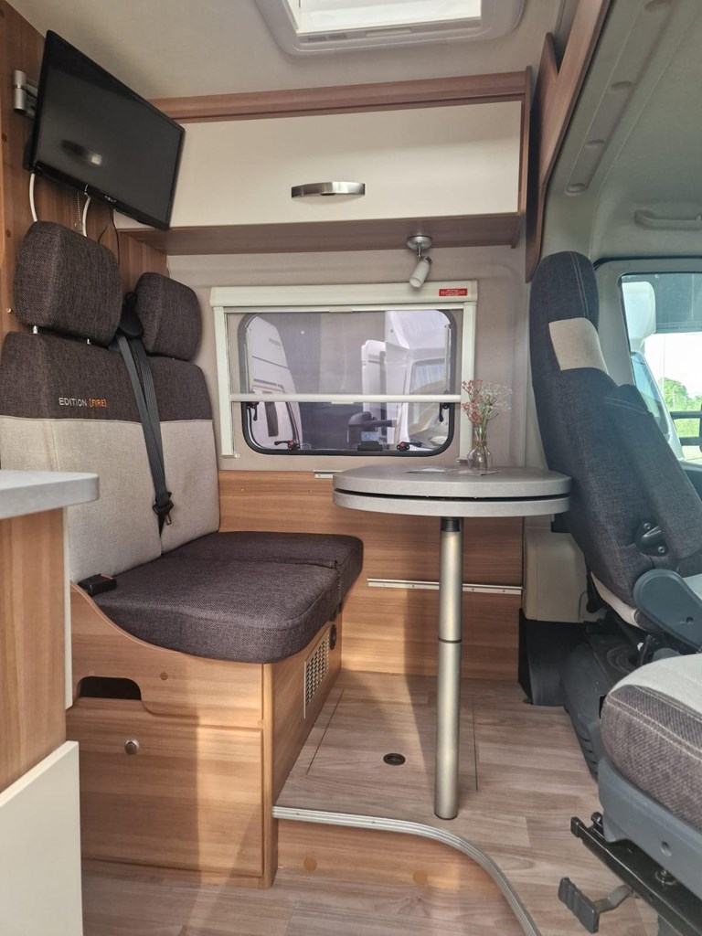 Foto 3 OCASIÓN - WEINSBERG CARABUS 600K