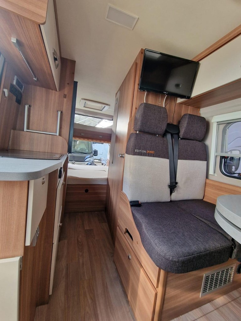 Foto 7 OCASIÓN - WEINSBERG CARABUS 600K