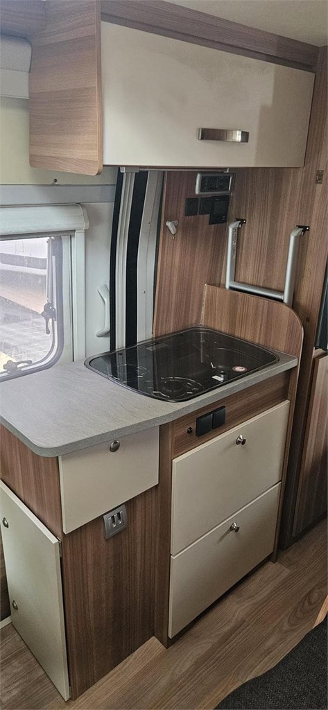 Foto 8 OCASIÓN - WEINSBERG CARABUS 600K
