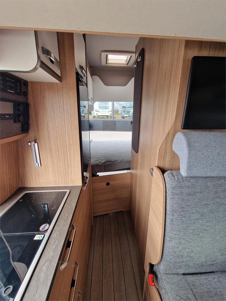 Foto 5 OCASIÓN - WEINSBERG CARABUS 600MQH FIRE EDITION