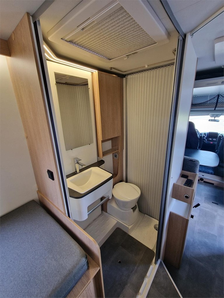 Foto 6 OFERTA AUTOCARAVANA SEMINUEVA JOA CAMP 70T by PILOTE [RESERVADA]