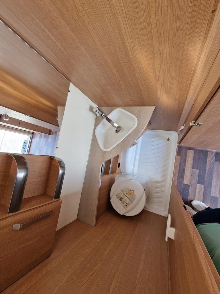 Foto 11 OFERTA - KNAUS 500 QDK CON MOVER Y AIRE ACONDICIONADO