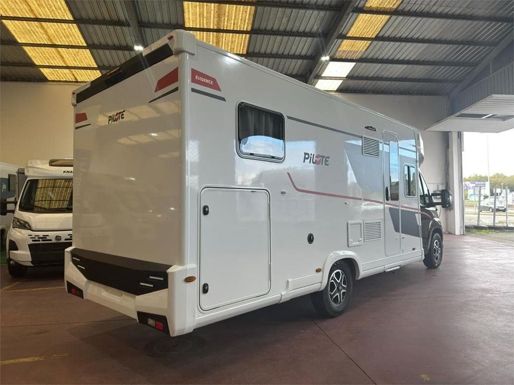 Foto 3 PILOTE P740FGJ EVIDENCE EN LUGO