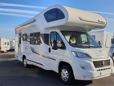 SEMINUEVA AUTOCARAVANA CAPUCHINA - FULL EQUIPADA [VENDIDA]