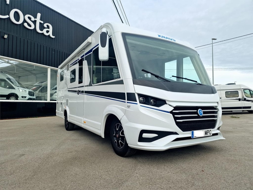 Foto 4 SEMINUEVA AUTOCARAVANA INTEGRAL KNAUS LIVE I