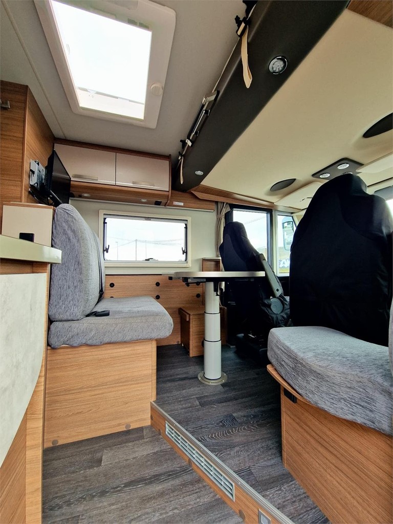 Foto 5 SEMINUEVA AUTOCARAVANA INTEGRAL KNAUS LIVE I