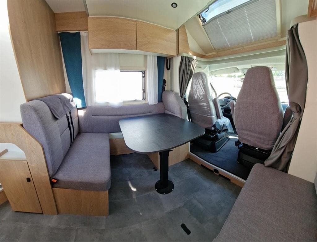 Foto 4 SEMINUEVA AUTOCARAVANA JOA 75 Q - CAMA ISLA - FINANCIACION