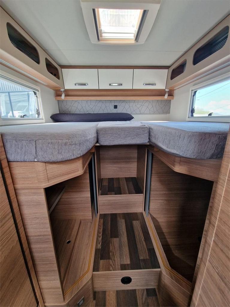 Foto 5 SEMINUEVA AUTOCARAVANA WEINSBERG CARACOMPACT PEPPER 600 MEG