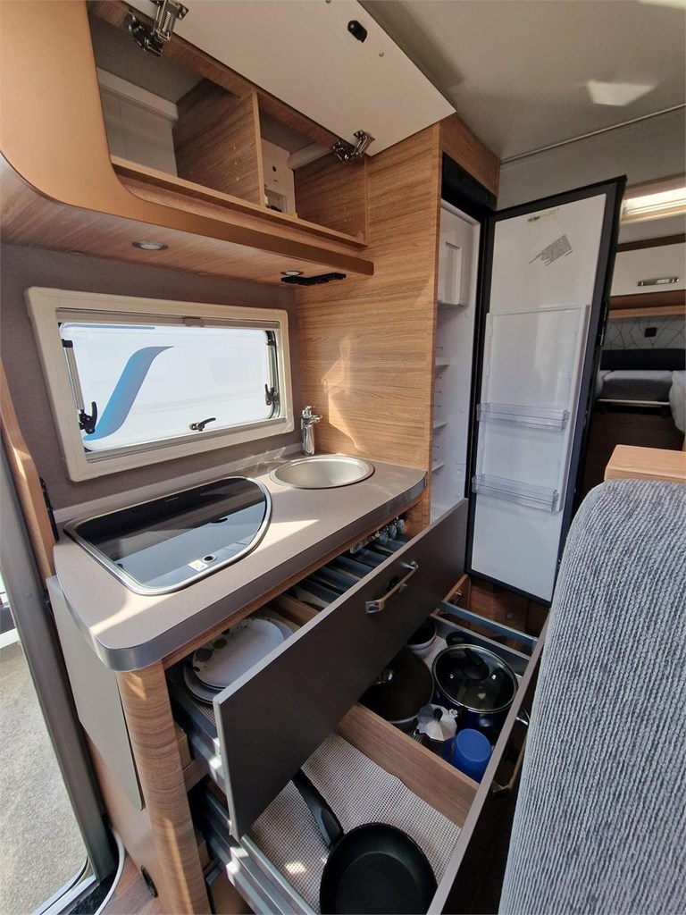 Foto 9 SEMINUEVA AUTOCARAVANA WEINSBERG CARACOMPACT PEPPER 600 MEG