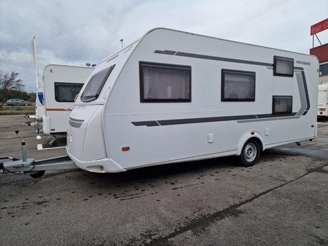 SEMINUEVA WEINSBERG CARATWO 500 QDK CON AIRE ACONDICIONADO - FINANCIACION [vendida]