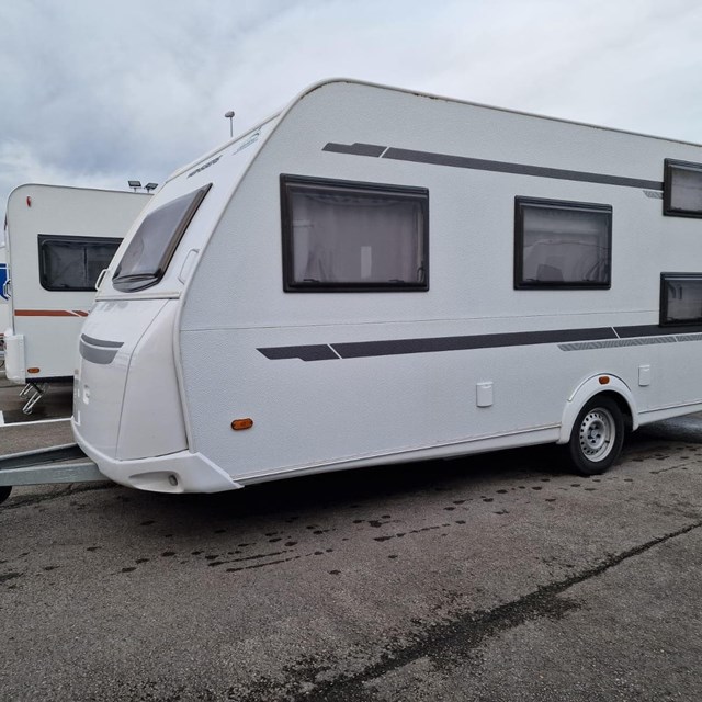 SEMINUEVA WEINSBERG CARATWO 500 QDK CON AIRE ACONDICIONADO - FINANCIACION [vendida]