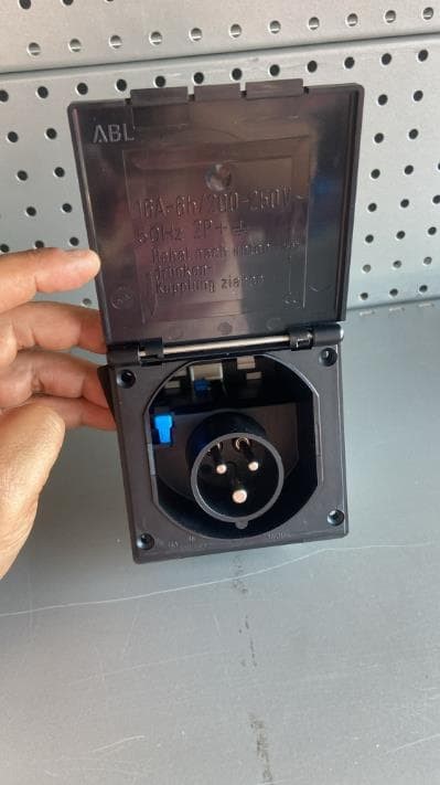 Foto 1 TAPA EXTERIOR DE 220V CON TAPA NEGRO