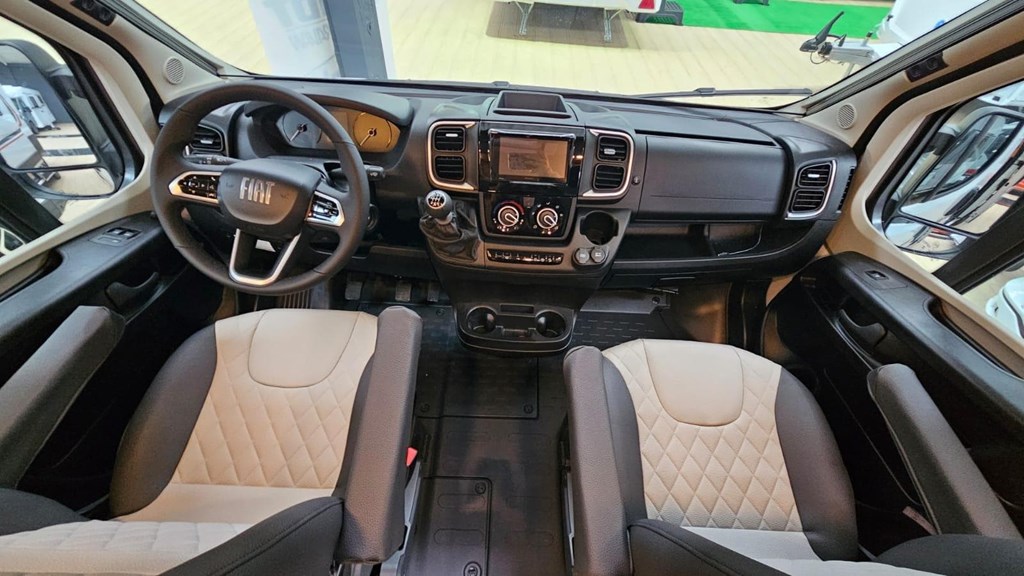 Foto 3 WEINSBERG CARABUS 540MQ FIRE EDITION 2026